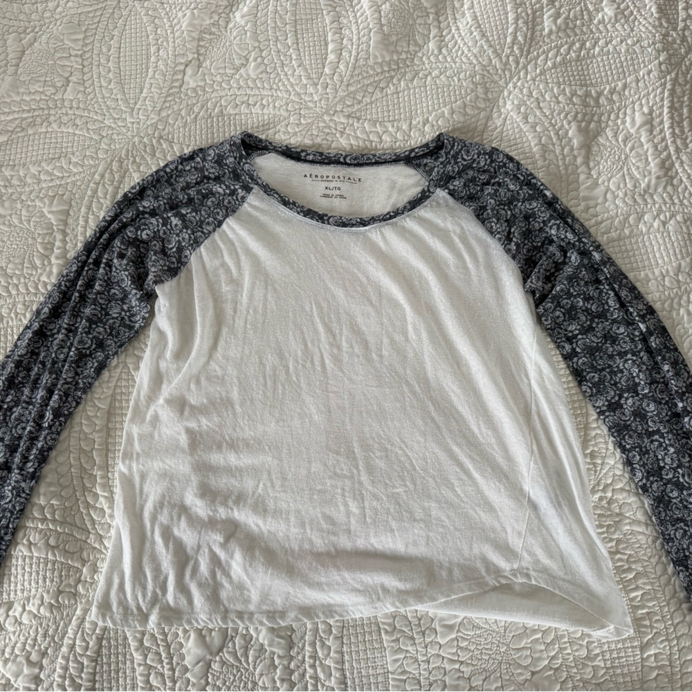 Aeropostale Gray and Black Patterned Top